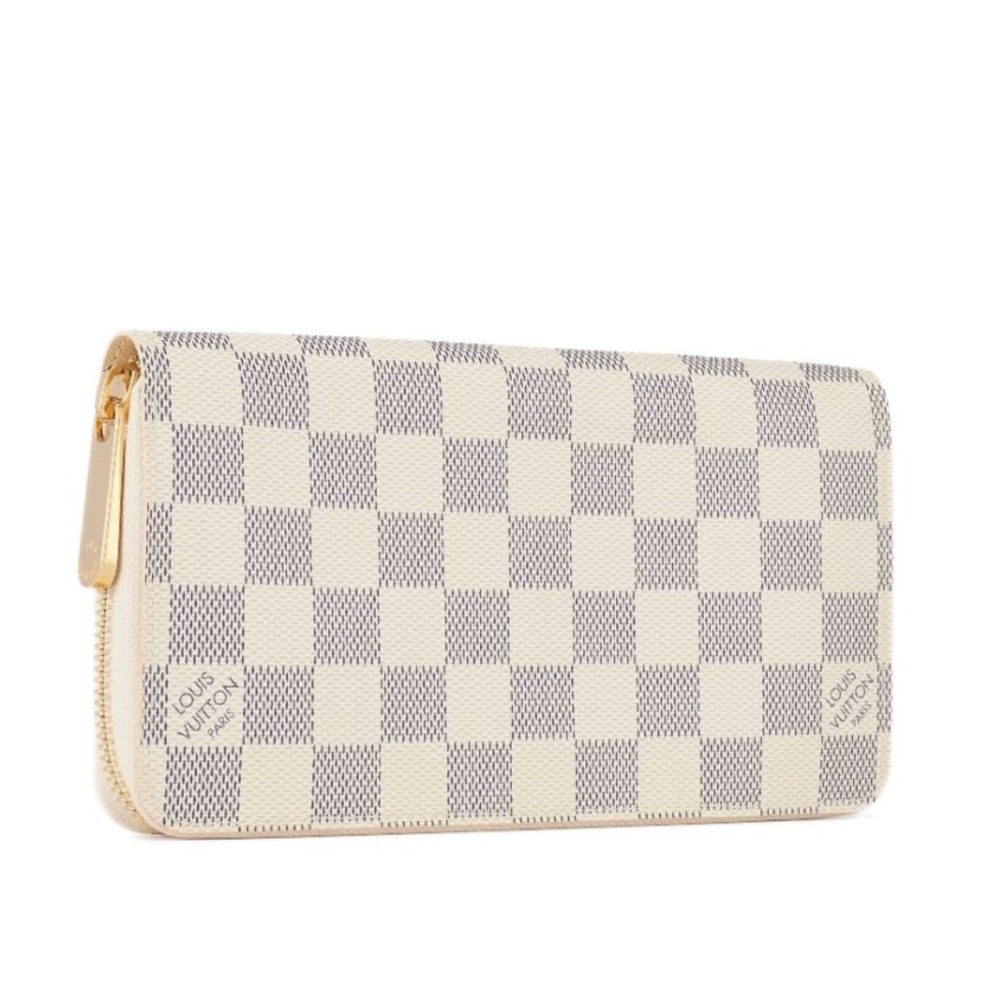 Louis Vuitton - wallet